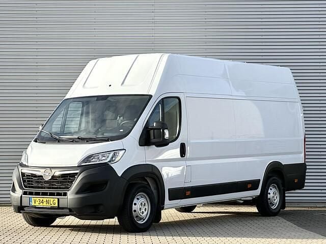 Wit Gebruikt 2023 Opel Movano Van | € 24.950 (Goede deal) - Afbeelding 1/4