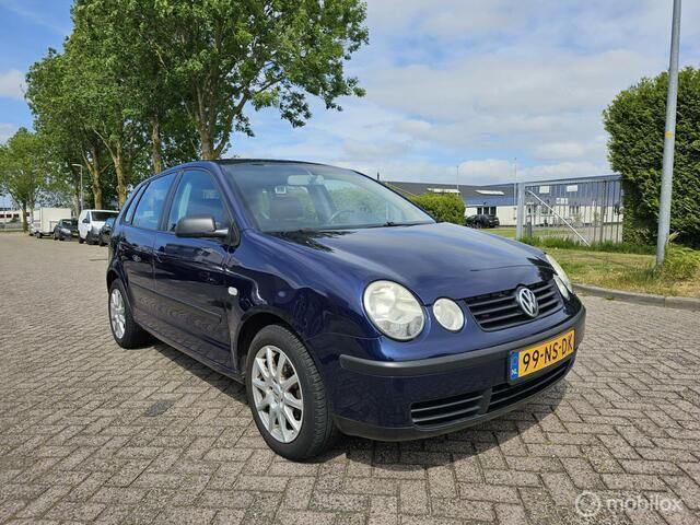 Blauw Gebruikt 2004 VW Polo Comfortline Hatchback | € 1.299 (Eerlijke prijs) - Afbeelding 1/4