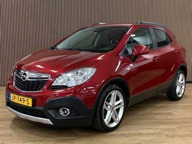 Rood, metallic lak Gebruikt 2014 Opel Mokka Cosmo SUV | € 9.945 (Eerlijke prijs) - Afbeelding 1/4