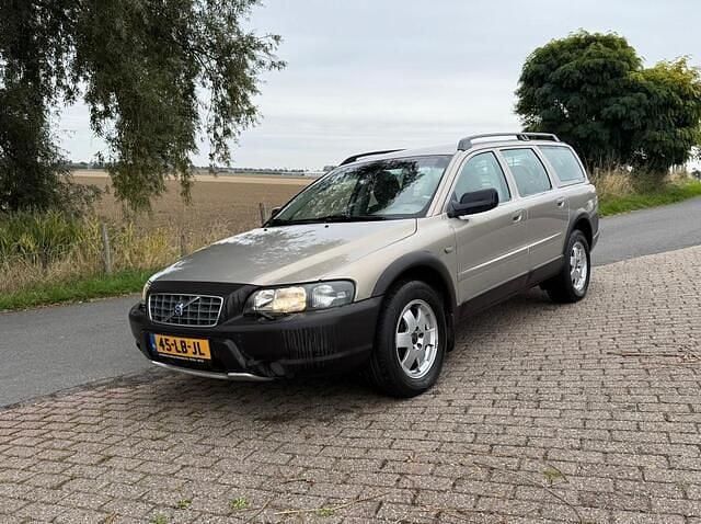 Beige Gebruikt 2002 Volvo XC70 Comfort SUV | € 3.750 (Super prijs) - Afbeelding 1/4