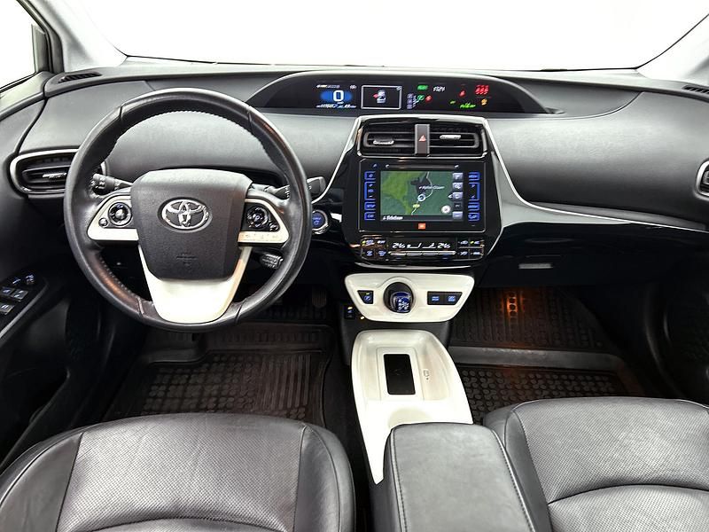 Occasion Toyota Prius Executive 136 PK (100 kW) 2016 Wit (parellak) Hatchback