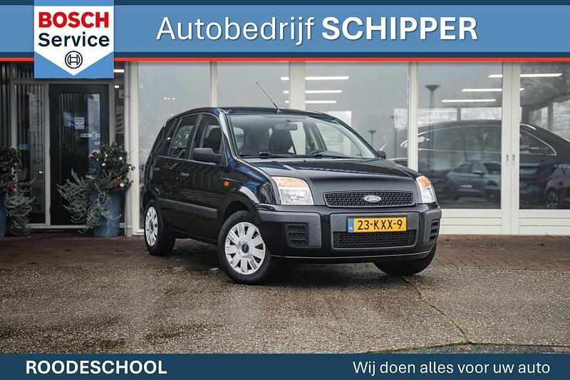 Zwart Gebruikt 2010 Ford Fusion Cool & Sound Edition MPV | € 4.450 (Duur) - Afbeelding 1/4
