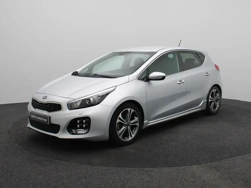 Silky silver Gebruikt 2015 Kia Ceed GT-Line Hatchback | € 11.940 (Goede deal) - Afbeelding 1/4