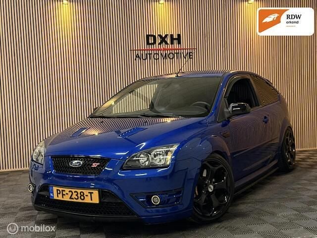Blauw (metallic) Occasion 2005 Ford Focus ST Hatchback | € 8.240 - Afbeelding 1/4