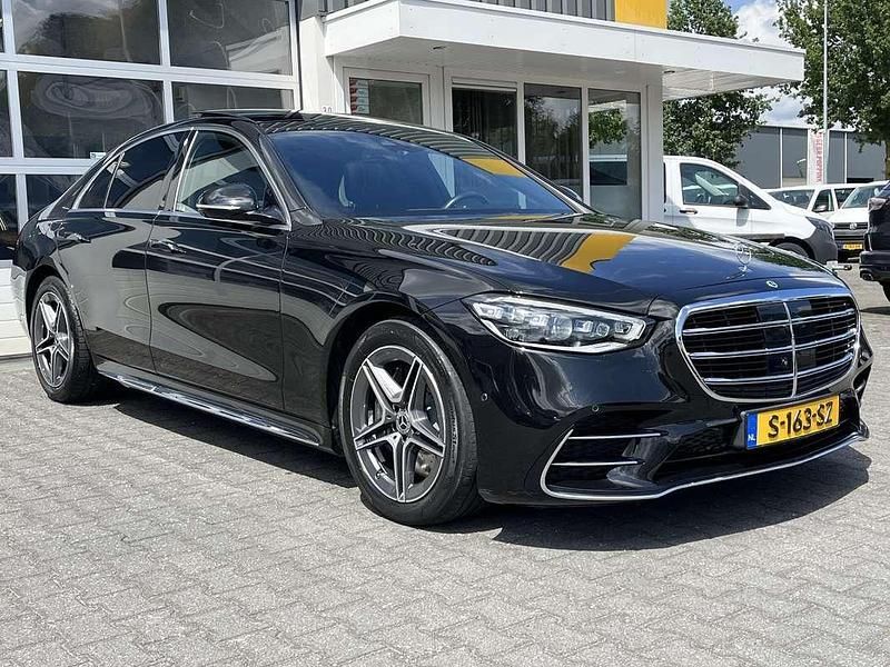 Zwart, metallic lak Gebruikt 2021 Mercedes S350 AMG line Sedan | € 99.850 (Duur) - Afbeelding 1/4