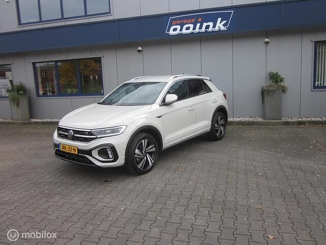 Grijs Gebruikt 2024 VW T-Roc R-line Edition SUV | € 36.950 (Iets duurder) - Afbeelding 1/4
