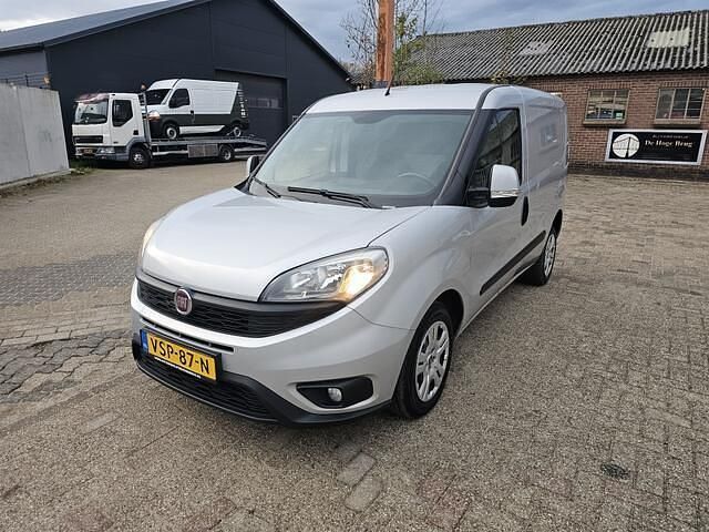 Grijs Gebruikt 2016 Fiat Doblò MPV | € 7.950 (Eerlijke prijs) - Afbeelding 1/4