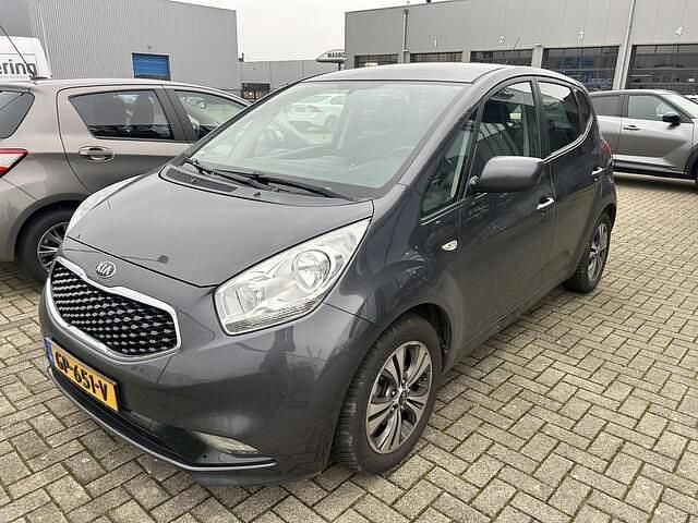 Grijs Gebruikt 2015 Kia Venga Hatchback | € 9.985 (Eerlijke prijs) - Afbeelding 1/4