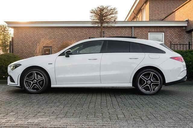 Occasion Mercedes CLA250 Shooting Brake AMG 160 PK (117 kW) 2020 Wit Stationwagen