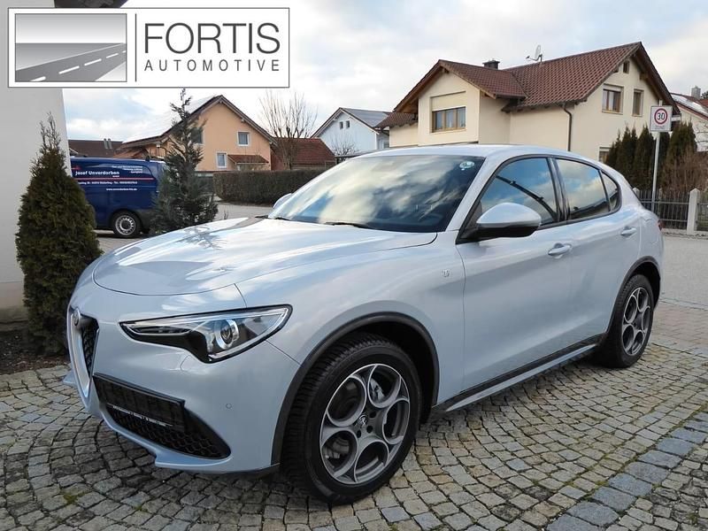 Grijs Gebruikt 2023 Alfa Romeo Stelvio Ti SUV | € 52.895 (Iets duurder) - Afbeelding 1/4