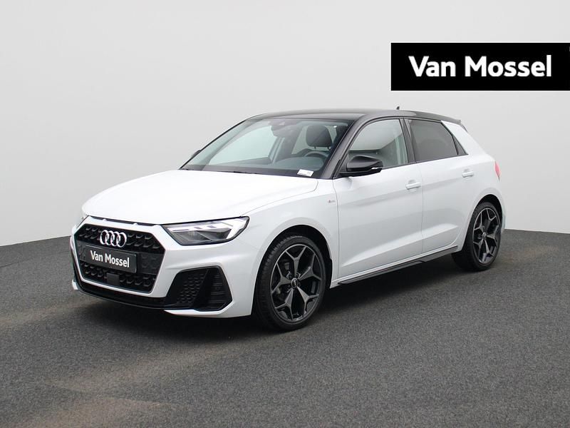Wit Gebruikt 2024 Audi A1 Sportback Sport Hatchback | € 30.900 (Iets duurder) - Afbeelding 1/4