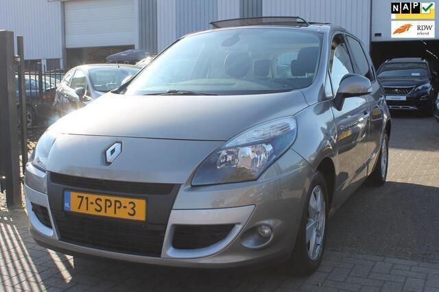 Bruin Gebruikt 2011 Renault Scénic III Dynamique MPV | € 8.450 (Eerlijke prijs) - Afbeelding 1/4