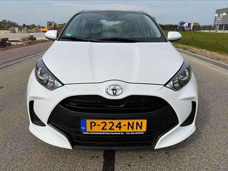 Wit Gebruikt 2021 Toyota Yaris Comfort Hatchback | € 12.899 (Super prijs) - Afbeelding 1/4