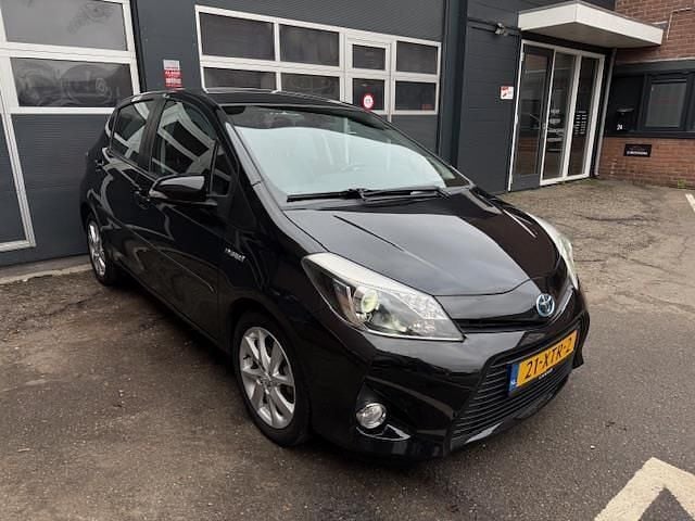 Zwart Gebruikt 2012 Toyota Yaris Hatchback | € 10.500 (Goede deal) - Afbeelding 1/4