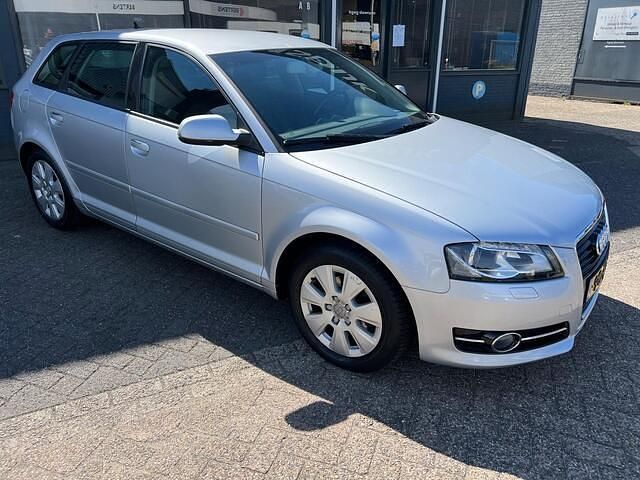 Occasion Audi A3 Sportback Attraction 105 PK (77 kW) 2012 Grijs Hatchback