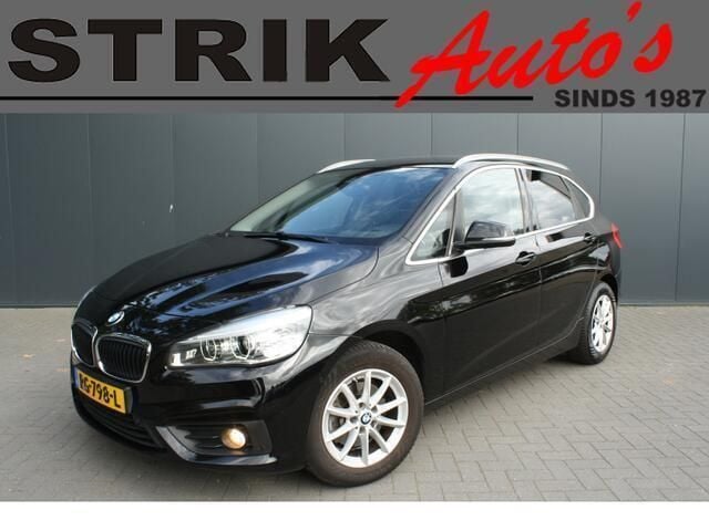 Zwart Gebruikt 2017 BMW 218 Executive Stationwagen | € 5.995 - Afbeelding 1/4