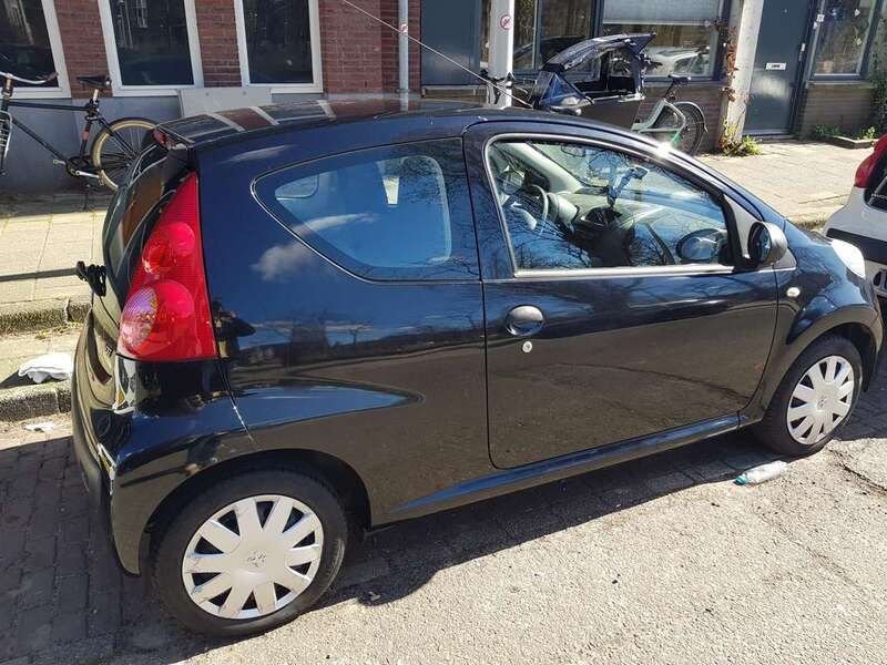 Zwart Gebruikt 2006 Peugeot 107 Hatchback | € 2.000 (Eerlijke prijs) - Afbeelding 1/4