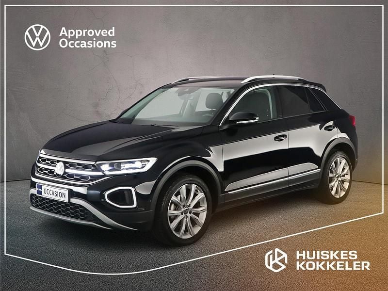 Deep black Gebruikt 2023 VW T-Roc Style SUV | € 26.400 (Eerlijke prijs) - Afbeelding 1/4