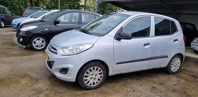 Grijs Gebruikt 2013 Hyundai i10 Pure Hatchback | € 2.850 (Eerlijke prijs) - Afbeelding 1/2