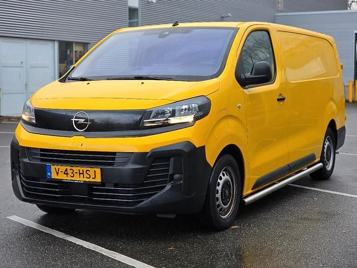 Occasion 2024 Opel Vivaro-e Combi S Van | € 24.950 - Afbeelding 1/4