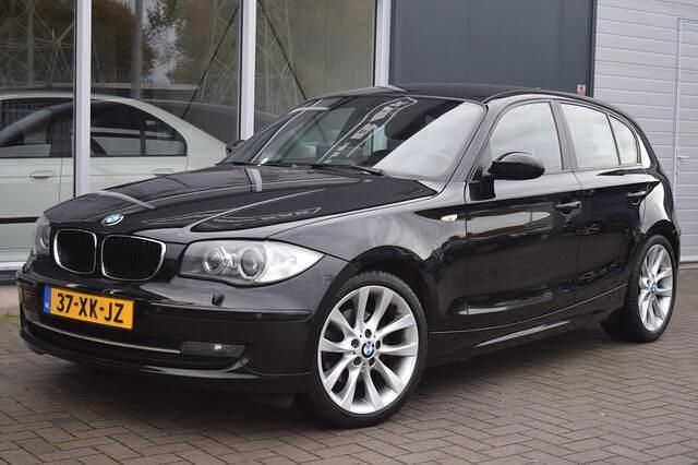 Zwart Gebruikt 2007 BMW 120 Hatchback | € 4.999 (Eerlijke prijs) - Afbeelding 1/4