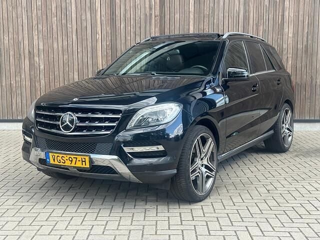 Zwart Gebruikt 2013 Mercedes ML350 SUV | € 10.950 (Super prijs) - Afbeelding 1/4