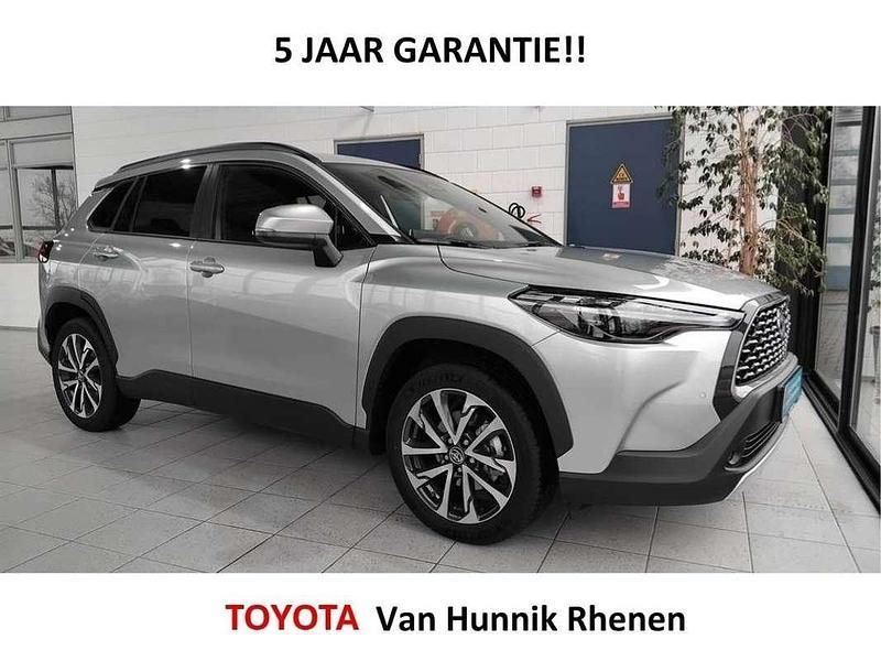 Zilver, metallic lak Gebruikt 2024 Toyota Corolla Cross Style SUV | € 33.950 - Afbeelding 1/4