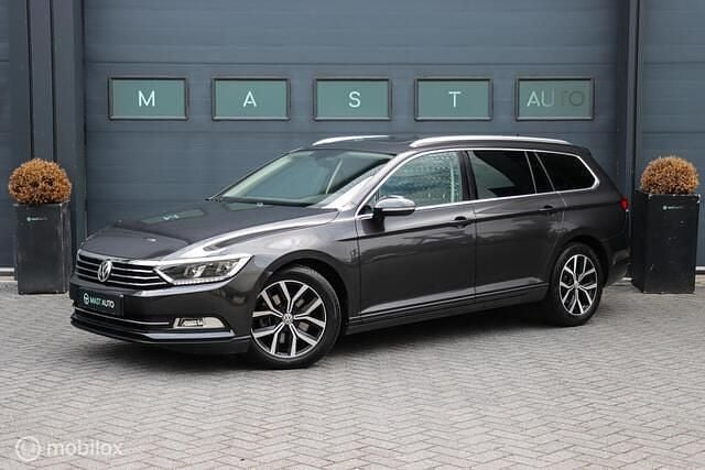 Grijs Gebruikt 2019 VW Passat Comfortline Stationwagen | € 21.940 (Super prijs) - Afbeelding 1/4