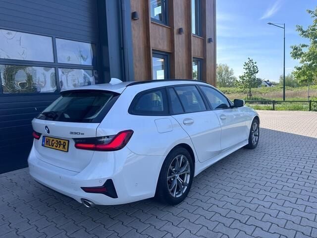 Occasion BMW 330 Executive 184 PK (135 kW) 2021 Wit Stationwagen