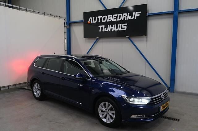Blauw Gebruikt 2019 VW Passat Comfortline Stationwagen | € 14.950 (Eerlijke prijs) - Afbeelding 1/4