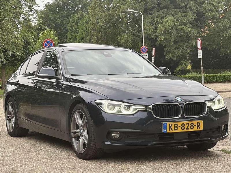 Blauw Gebruikt 2016 BMW 320 Efficient Dynamics Sedan | € 14.500 (Duur) - Afbeelding 1/4