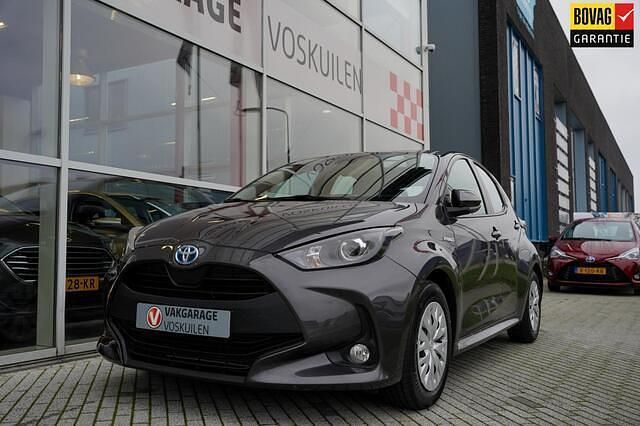 Grijs Gebruikt 2021 Toyota Yaris Comfort Hatchback | € 20.950 (Eerlijke prijs) - Afbeelding 1/4
