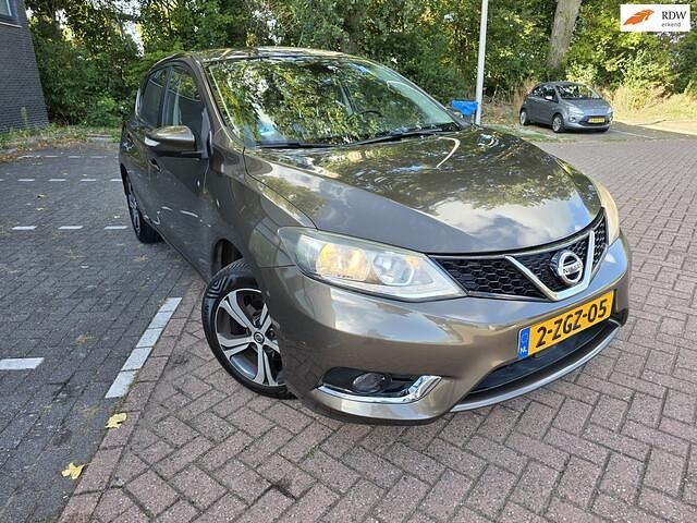 Bruin Gebruikt 2014 Nissan Pulsar 360º Hatchback | € 6.499 (Eerlijke prijs) - Afbeelding 1/4