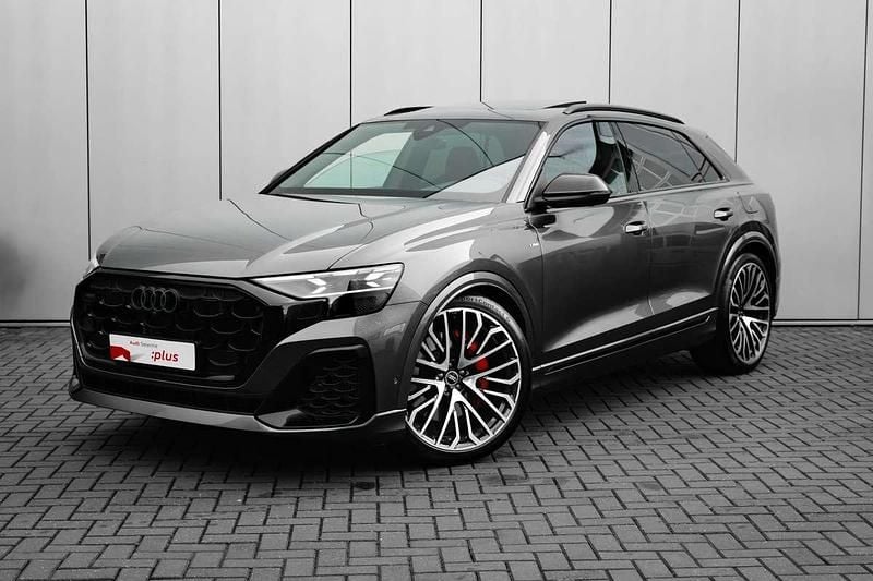 Grijs Gebruikt 2025 Audi Q8 Competition SUV | € 103.945 (Iets duurder) - Afbeelding 1/4