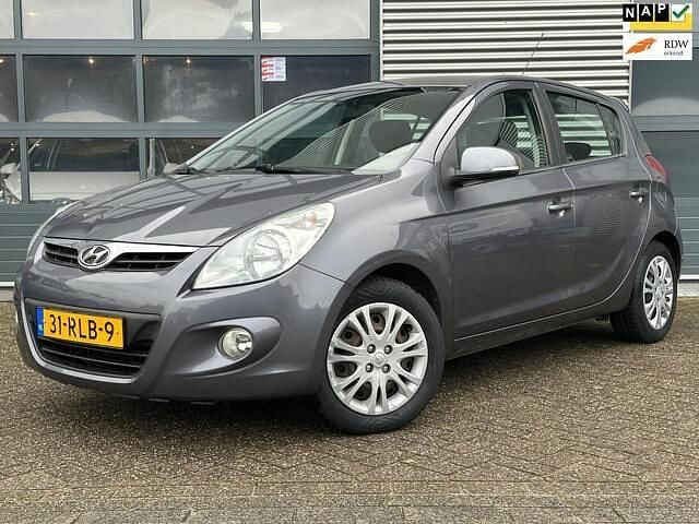 Grijs Gebruikt 2011 Hyundai i20 Hatchback | € 4.750 (Eerlijke prijs) - Afbeelding 1/4