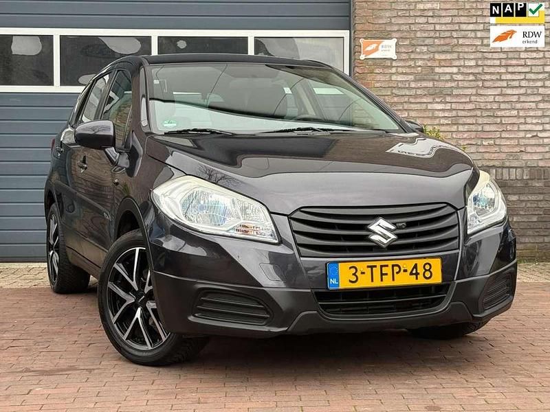 Grijs Gebruikt 2014 Suzuki SX4 S-Cross Comfort SUV | € 8.940 (Goede deal) - Afbeelding 1/4