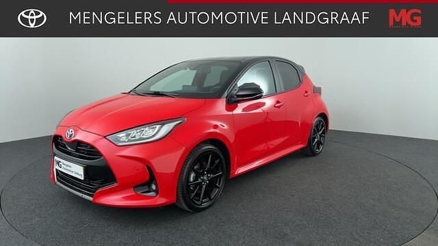Rood Gebruikt 2022 Toyota Yaris Executive Hatchback | € 25.450 (Eerlijke prijs) - Afbeelding 1/4