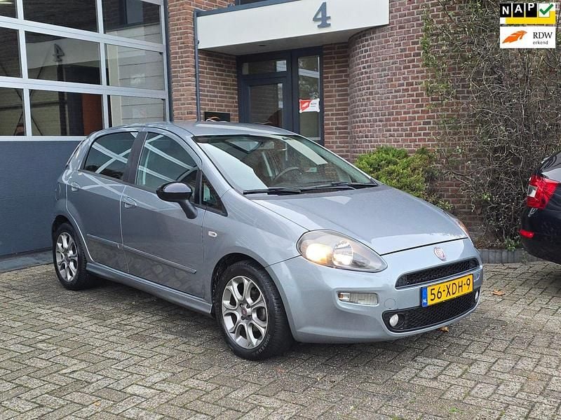 Grijs Gebruikt 2012 Fiat Punto Easy Hatchback | € 2.995 (Eerlijke prijs) - Afbeelding 1/4