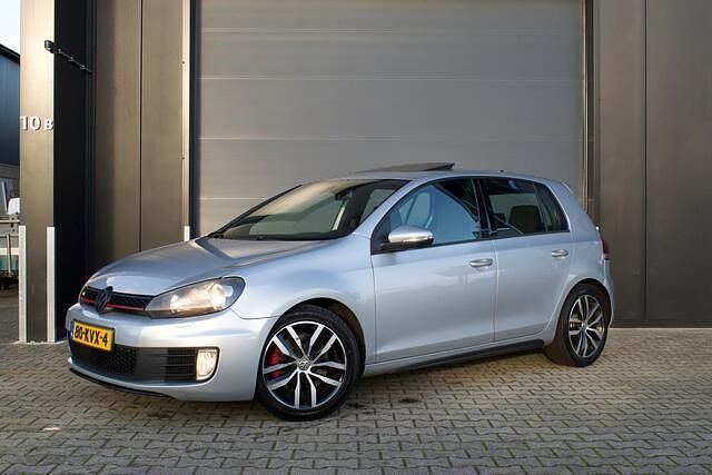Grijs (metallic) Gebruikt 2010 VW Golf VI GTI Hatchback | € 7.150 (Super prijs) - Afbeelding 1/4
