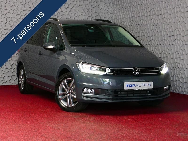 Grijs Gebruikt 2024 VW Touran MPV | € 41.940 (Iets duurder) - Afbeelding 1/4