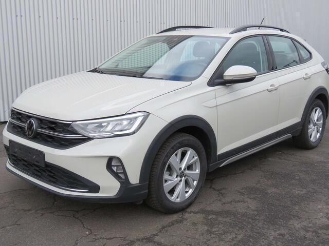 Beige Occasion 2023 VW Taigo Life SUV | € 19.490 (Super prijs) - Afbeelding 1/4