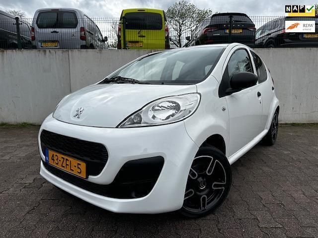 Wit Gebruikt 2012 Peugeot 107 Sport Hatchback | € 3.888 (Iets duurder) - Afbeelding 1/4