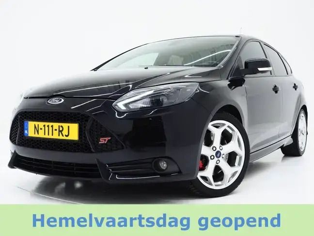 Zwart Gebruikt 2013 Ford Focus ST Hatchback | € 8.940 (Goede deal) - Afbeelding 1/4