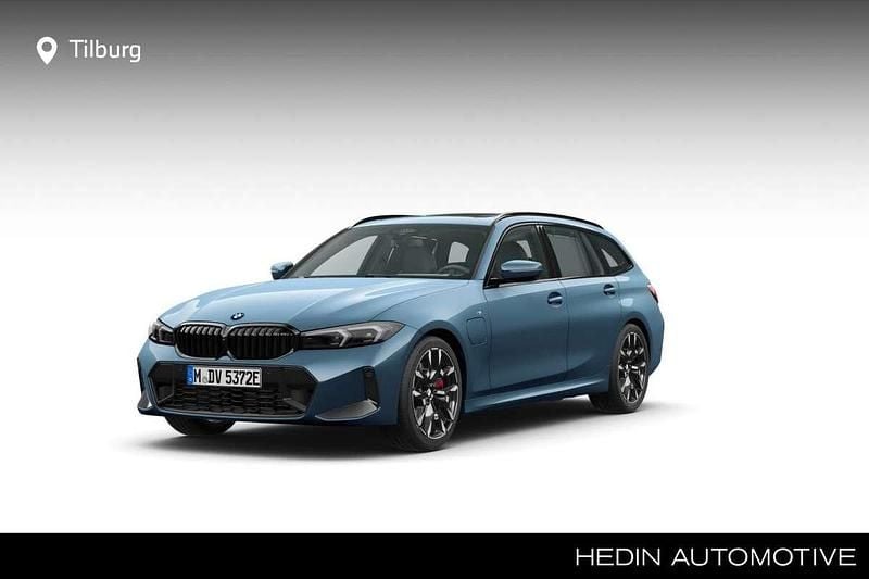 Blauw Nieuw 2025 BMW 330e M Sport Stationwagen | € 74.031 (Eerlijke prijs) - Afbeelding 1/4