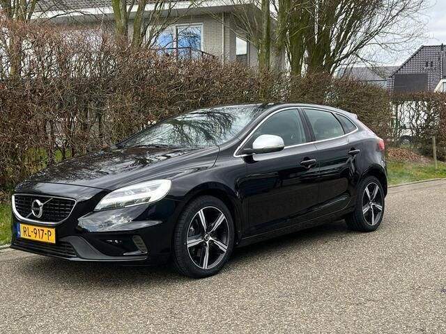 Zwart Gebruikt 2018 Volvo V40 Business Edition Stationwagen | € 18.950 (Super prijs) - Afbeelding 1/4