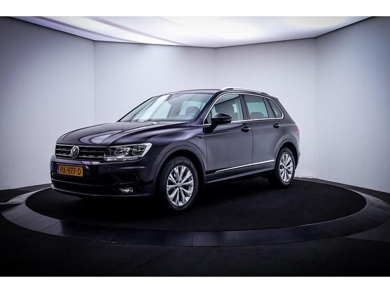 Zwart Gebruikt 2017 VW Tiguan Comfortline SUV | € 16.950 (Eerlijke prijs) - Afbeelding 1/4