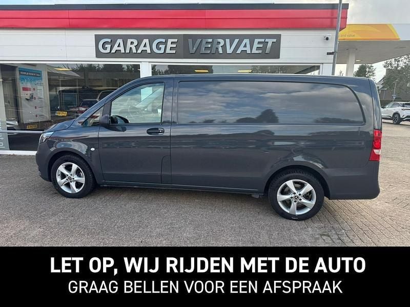 Grijs Gebruikt 2019 Mercedes Vito MPV | € 21.950 (Eerlijke prijs) - Afbeelding 1/2