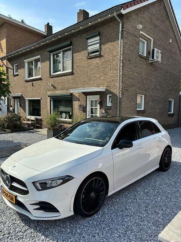 Gebruikt 2018 Mercedes A200 AMG line Sedan | € 25.950 (Iets duurder) - Afbeelding 1/4