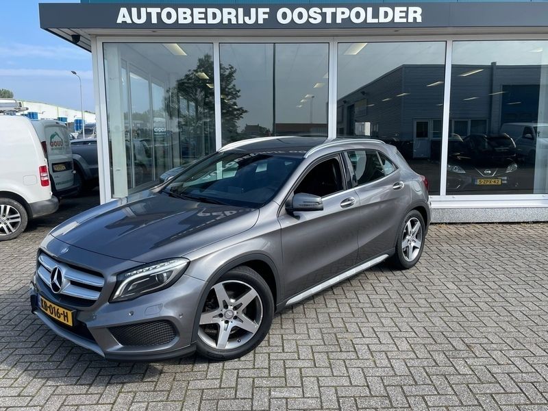 Grijs Gebruikt 2015 Mercedes GLA180 Prestige SUV | € 15.950 (Iets duurder) - Afbeelding 1/4