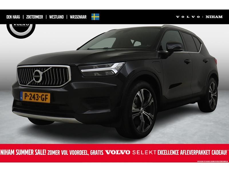 Zwart Gebruikt 2022 Volvo XC40 Inscription SUV | € 34.490 (Eerlijke prijs) - Afbeelding 1/4